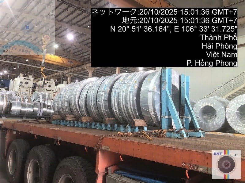 Chọn đơn vị có kinh nghiệm để vận tải tôn xả băng an toàn, hiệu quả. Chọn đơn vị có kinh nghiệm để vận tải tôn xả băng an toàn, hiệu quả.