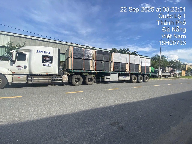 Vận tải hàng rời đáp ứng nhu cầu vận chuyển quy mô lớn.  Vận tải hàng rời đáp ứng nhu cầu vận chuyển quy mô lớn.