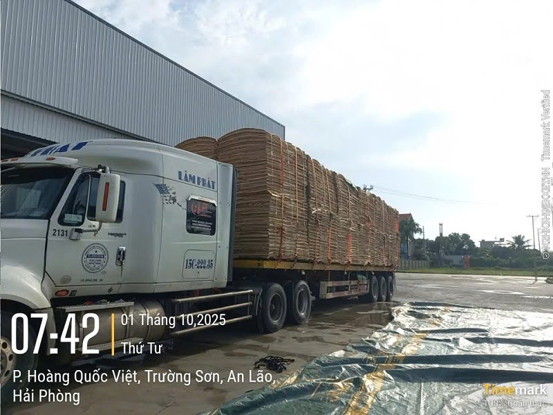 Lâm Phát chuyên vận tải gỗ ván bóc đi các tỉnh. Lâm Phát chuyên vận tải gỗ ván bóc đi các tỉnh.