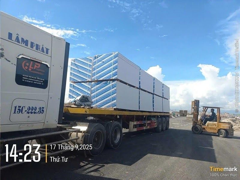 Đội xe chuyên dụng vận chuyển thạch cao Quảng Bình an toàn. Đội xe chuyên dụng vận chuyển thạch cao Quảng Bình an toàn.