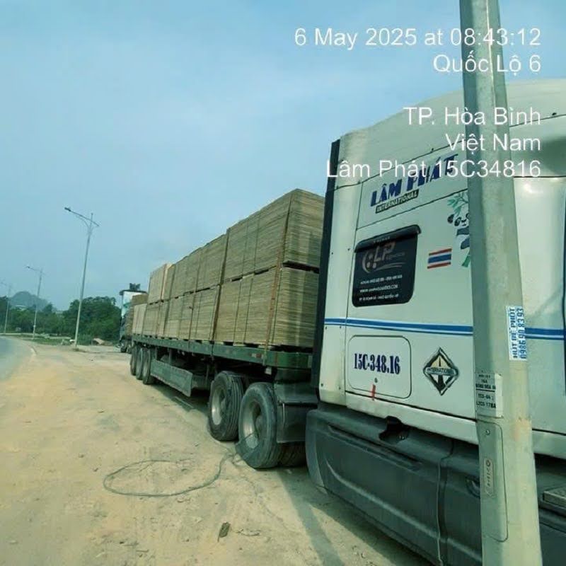 Vận tải tấm MDF chống ẩm mốc Vận tải tấm MDF chống ẩm mốc