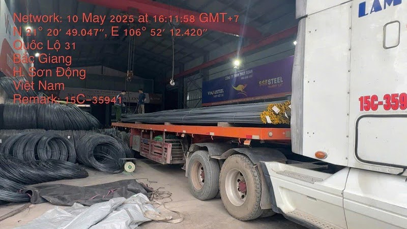 Đội xe chuyên vận tải sắt xây dựng của Lâm Phát. Đội xe chuyên vận tải sắt xây dựng của Lâm Phát.