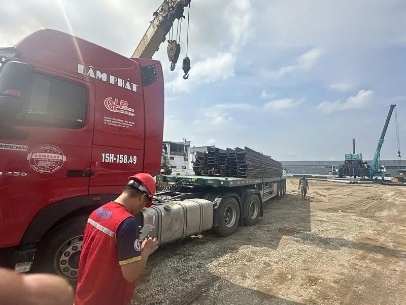 vận chuyển cọc cừ Quảng Trị là một nhiệm vụ đòi hỏi độ chính xác cao về kỹ thuật